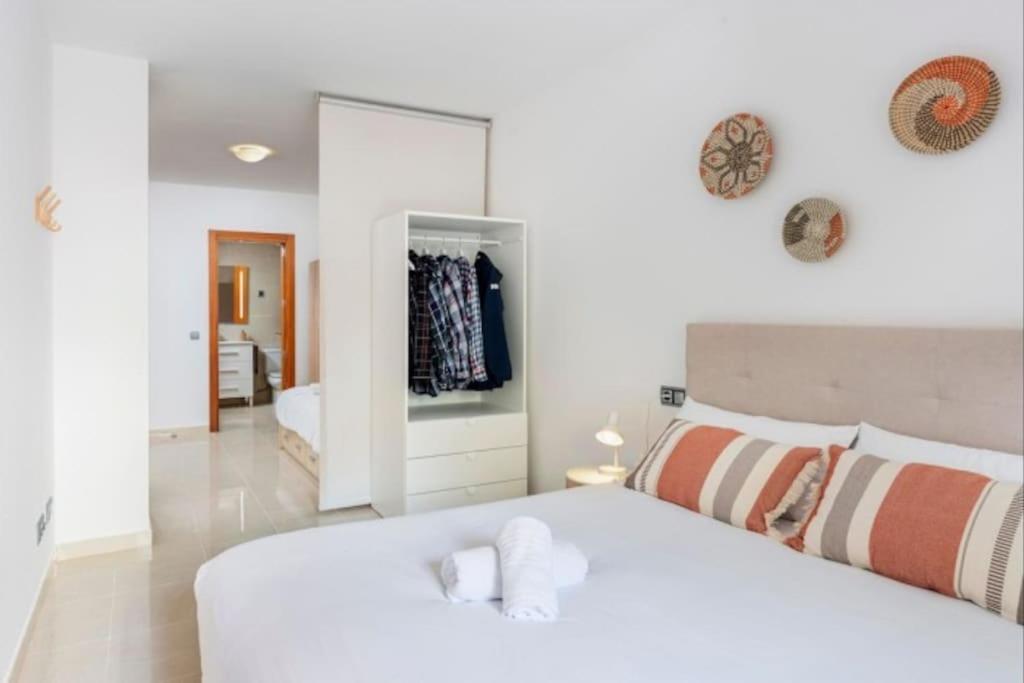 Acogedor Apartamento Cerca Del Casco Antiguo ชีโรนา ภายนอก รูปภาพ
