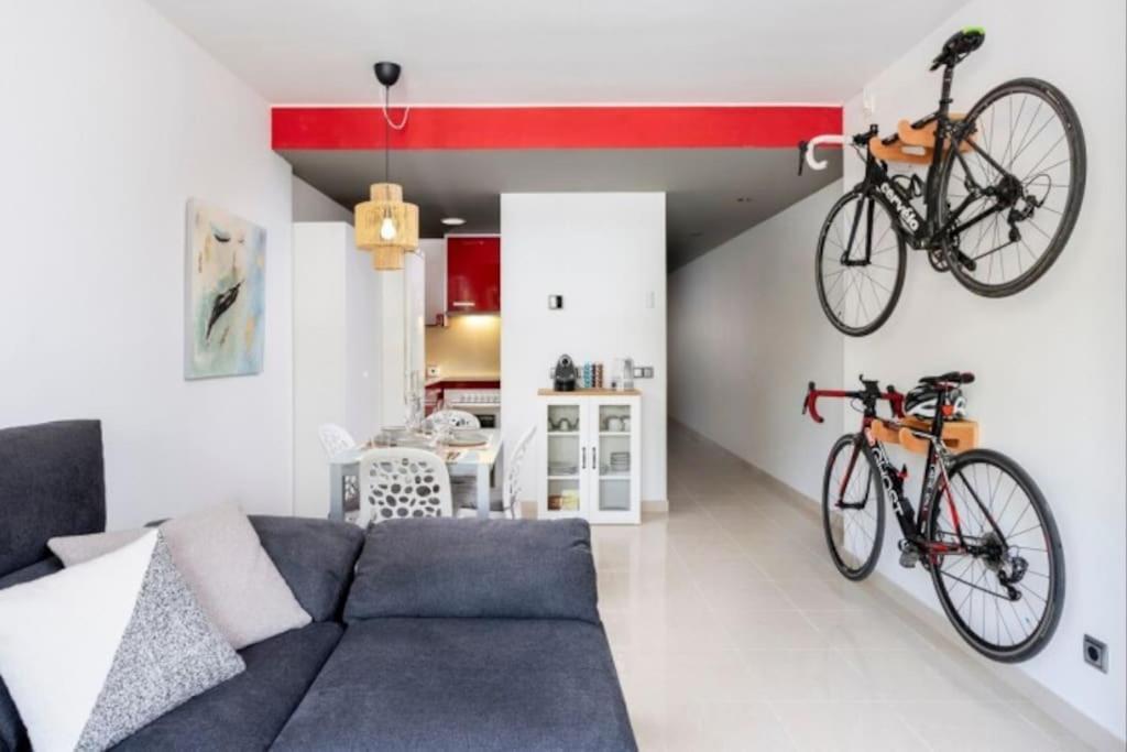 Acogedor Apartamento Cerca Del Casco Antiguo ชีโรนา ภายนอก รูปภาพ