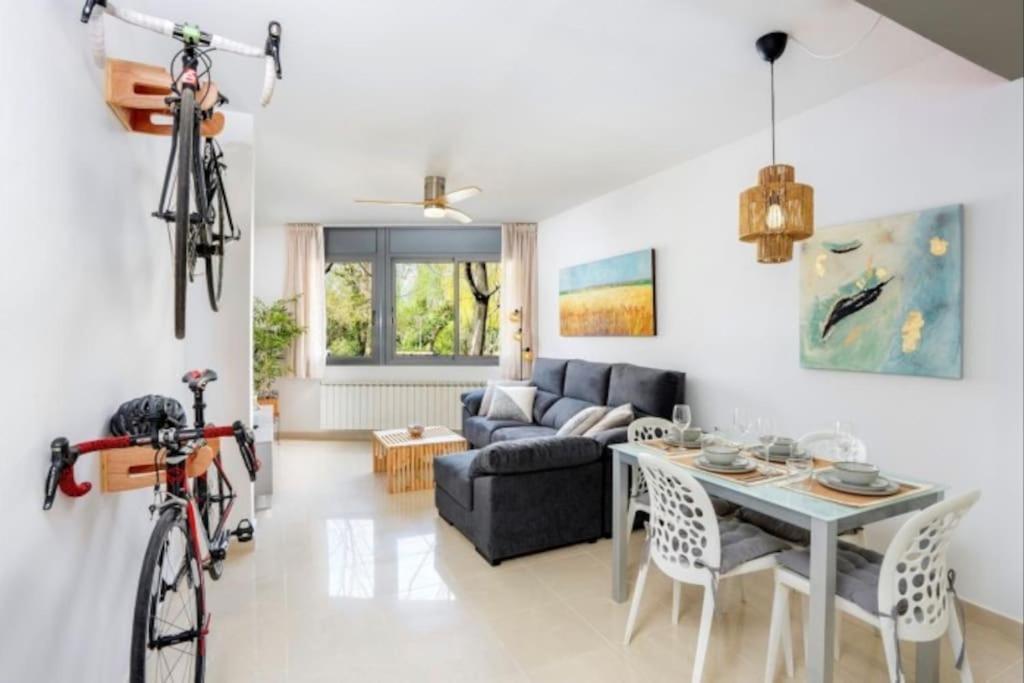 Acogedor Apartamento Cerca Del Casco Antiguo ชีโรนา ภายนอก รูปภาพ