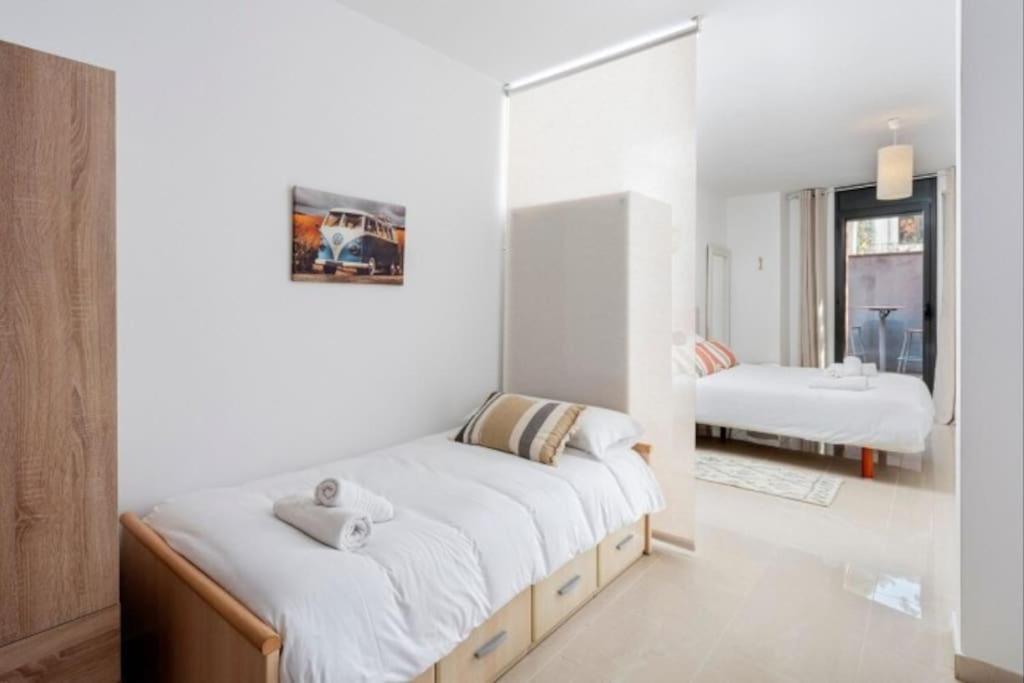 Acogedor Apartamento Cerca Del Casco Antiguo ชีโรนา ภายนอก รูปภาพ
