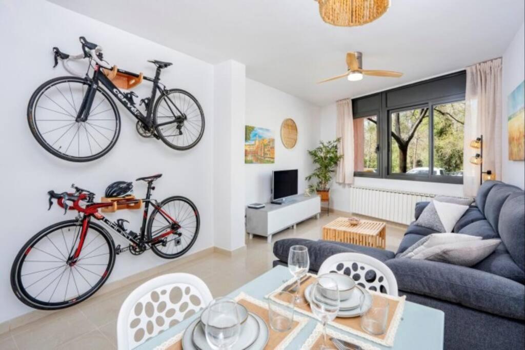 Acogedor Apartamento Cerca Del Casco Antiguo ชีโรนา ภายนอก รูปภาพ